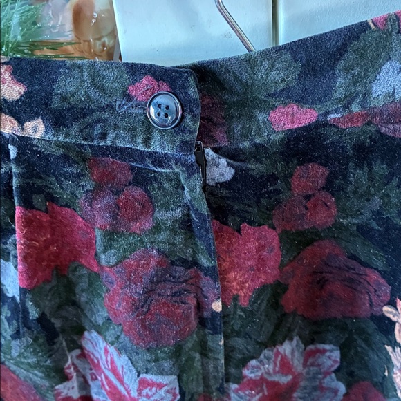 Haberdashery by personal Vintage sz 10 Floral Velvet Midi Skirt euc - Picture 8 of 8